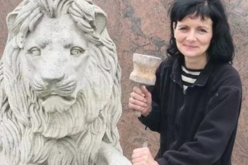Karin-Grobe-Bildhauerin-Steinmetzmeisterin-Restauratorin-Zossen